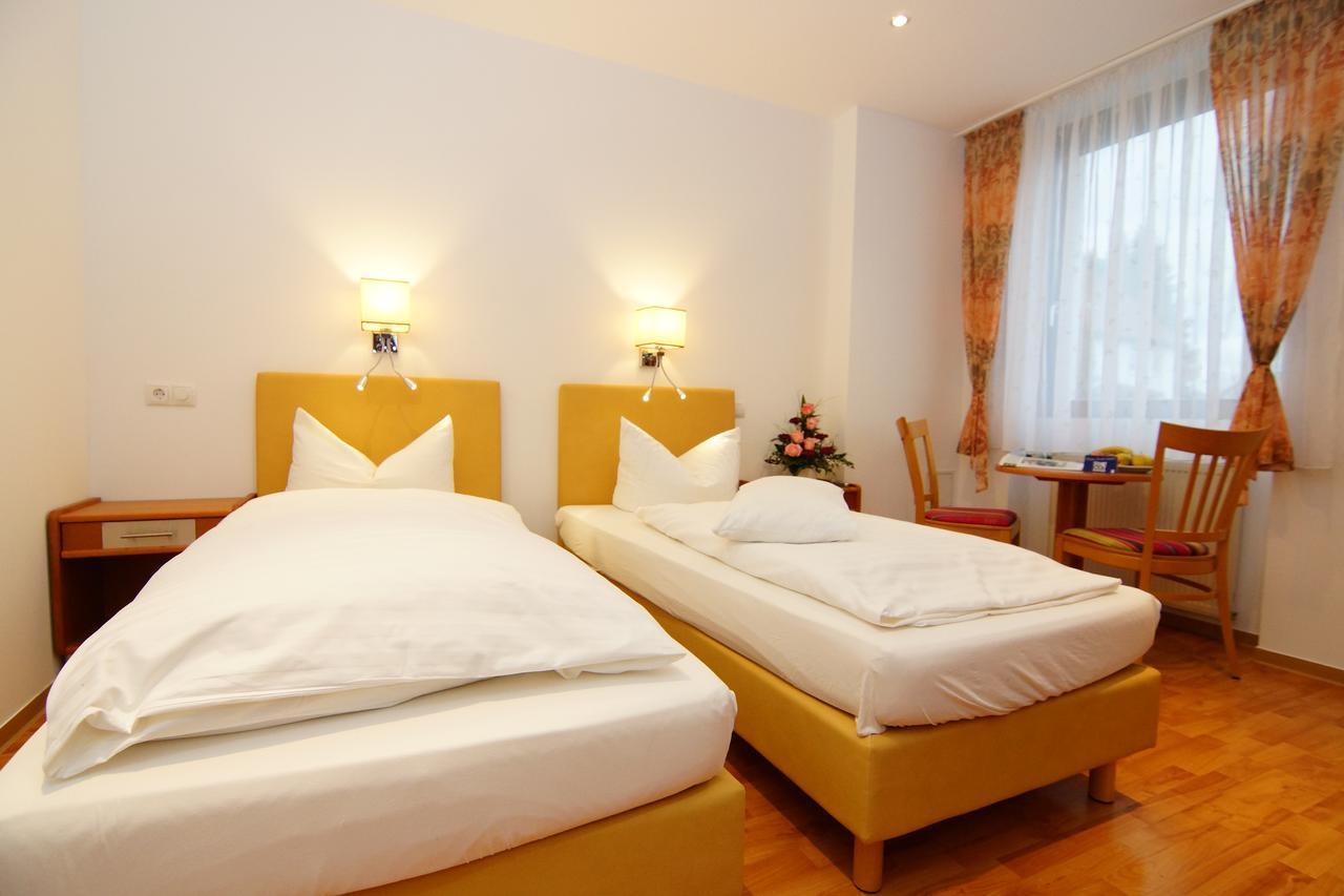 Hotel Spitzenpfeil Michelau in Oberfranken Екстер'єр фото