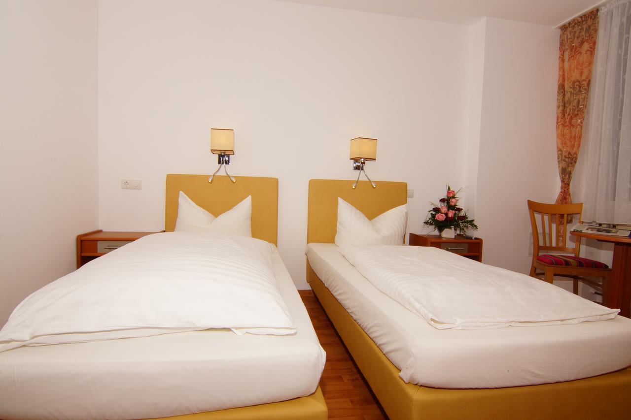 Hotel Spitzenpfeil Michelau in Oberfranken Екстер'єр фото